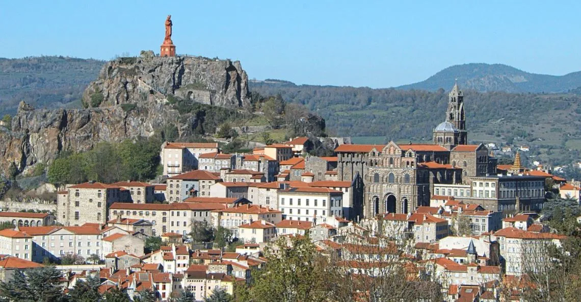 Bière artisanale en Auvergne: découvrez les brasseries locales et leurs produits uniques