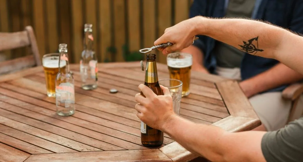 7 façons d'ouvrir une bouteille de bière sans décapsuleur